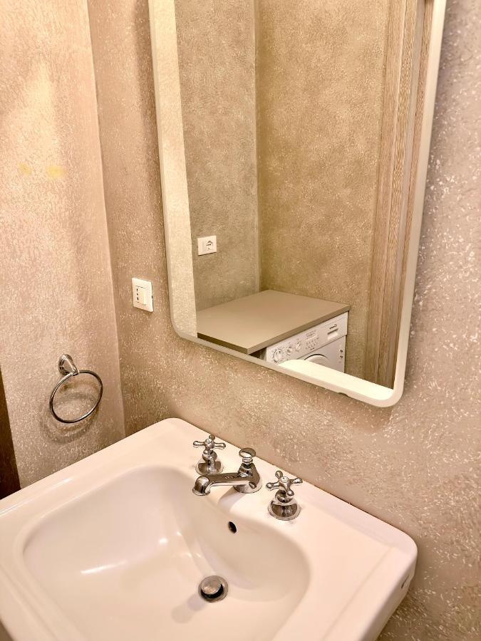 Minimal Apartment Navigli Milan Exterior photo